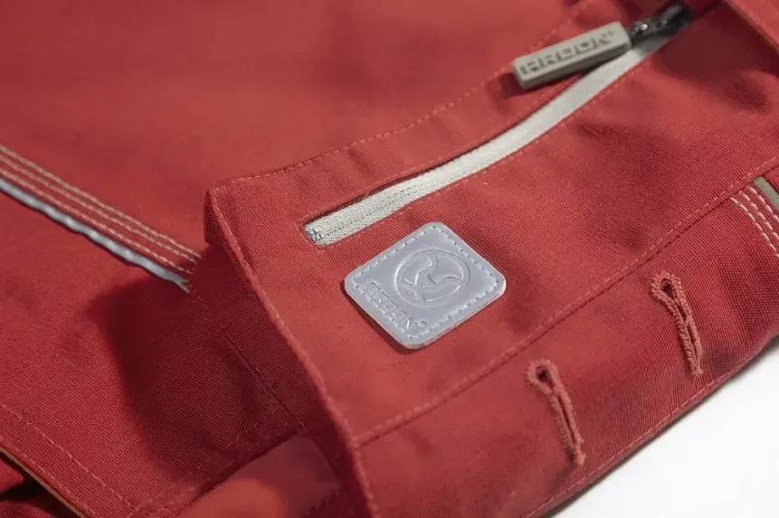 Pantaloni de lucru cu pieptar, din bumbac, poliester și textil, cu elemente reflectorizante, Ardon URBAN, culoarea rosu